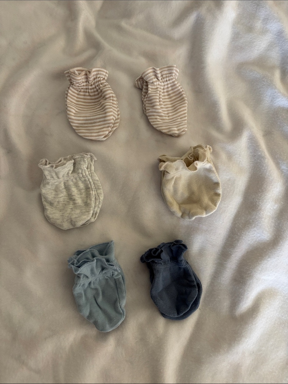 Gerber Mittens Pack - Neutral & Blue Tones 0-6 Months